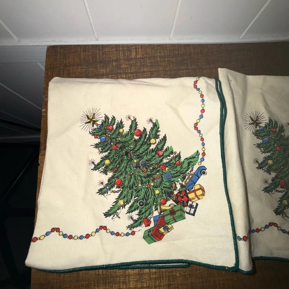 Vintage Holiday Tree Decorative Napkin Covers - Green